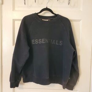 ESSENTIALS BLACK ON BLACK CREWNECK